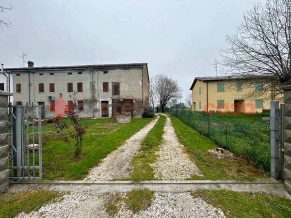 casa indipendente in vendita a San Possidonio