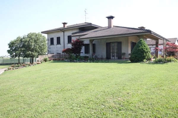 casa indipendente in vendita a San Possidonio