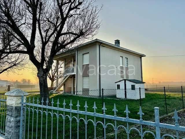casa indipendente in vendita a San Possidonio