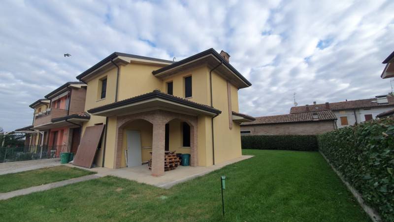 casa indipendente in vendita a San Possidonio