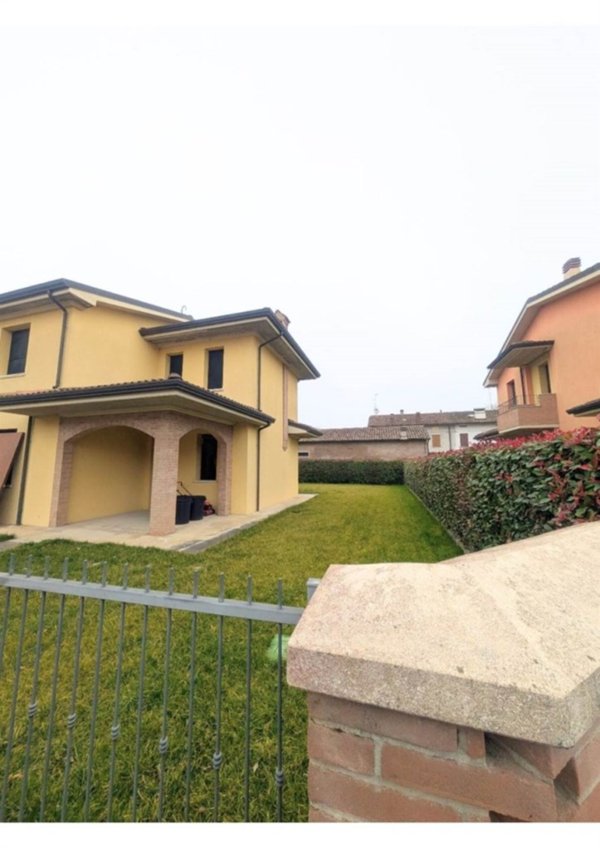 casa indipendente in vendita a San Possidonio
