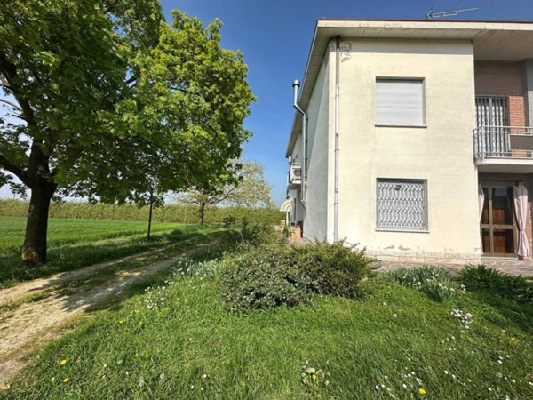 casa indipendente in vendita a San Possidonio