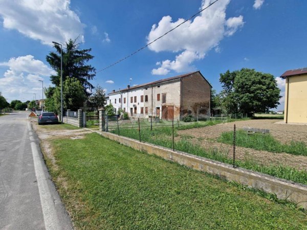 casa indipendente in vendita a San Possidonio