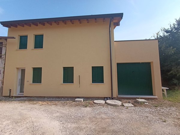 casa semindipendente in vendita a San Possidonio