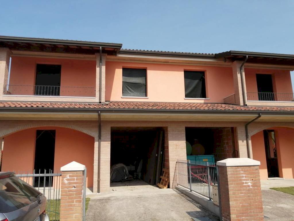 casa indipendente in vendita a San Possidonio