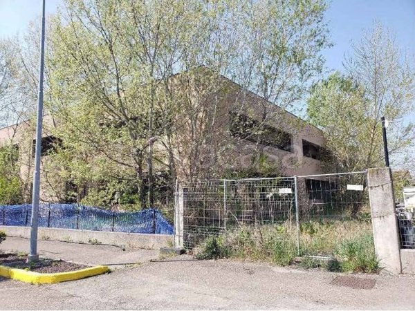 locale commerciale in vendita a San Possidonio