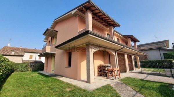 casa indipendente in vendita a San Possidonio