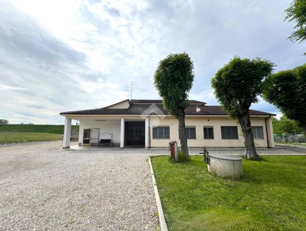 casa indipendente in vendita a San Possidonio