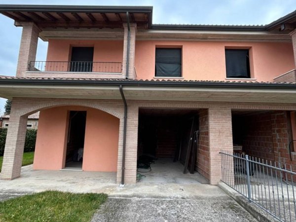 casa indipendente in vendita a San Possidonio