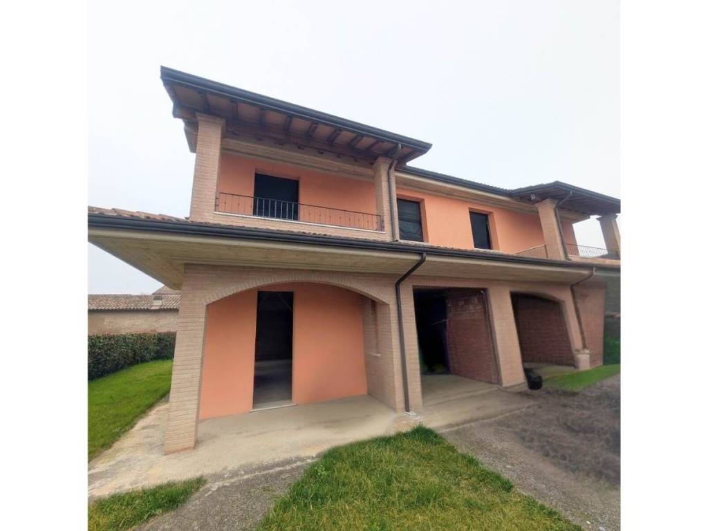 casa indipendente in vendita a San Possidonio