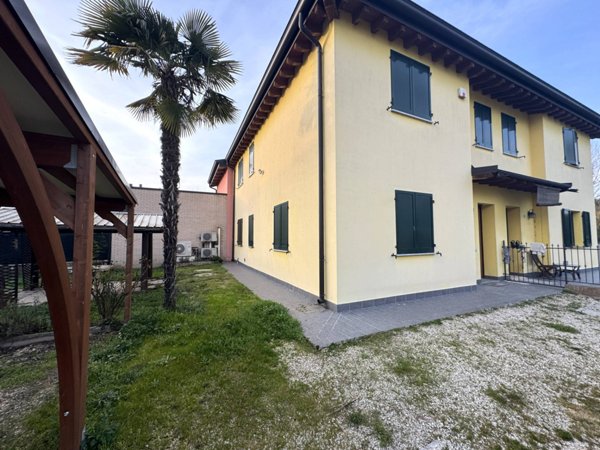 casa indipendente in vendita a San Possidonio