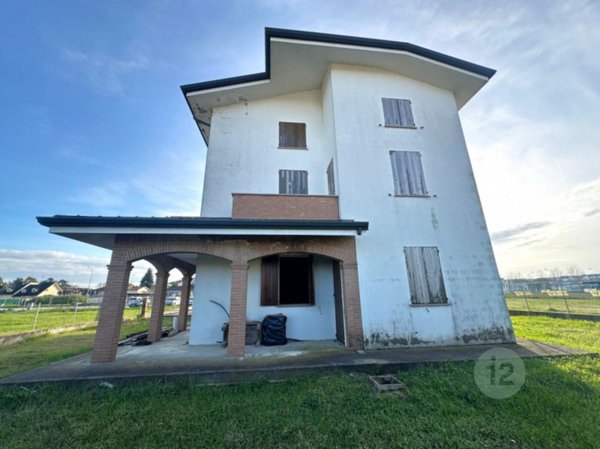 casa indipendente in vendita a San Possidonio