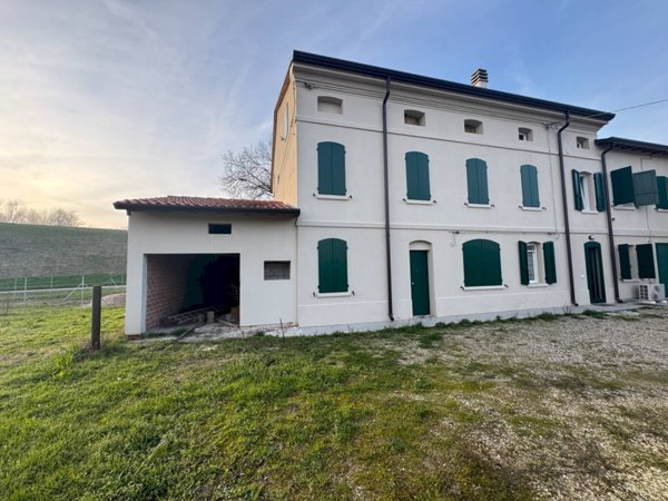 casa semindipendente in vendita a San Possidonio