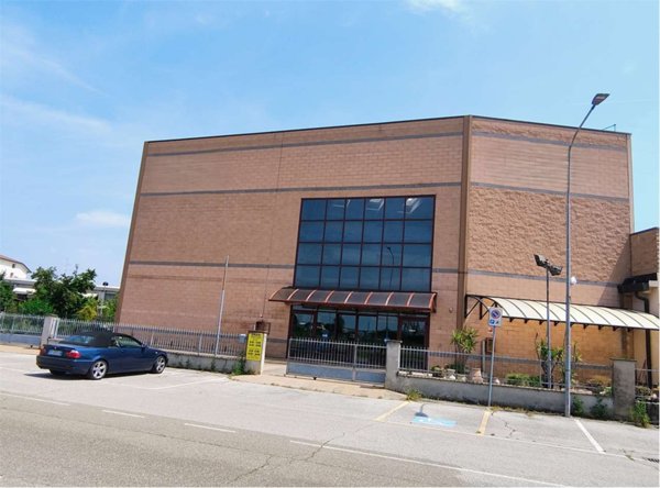 negozio in vendita a San Possidonio