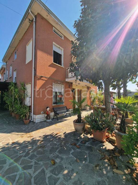 casa indipendente in vendita a San Possidonio