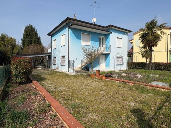 casa indipendente in vendita a San Possidonio