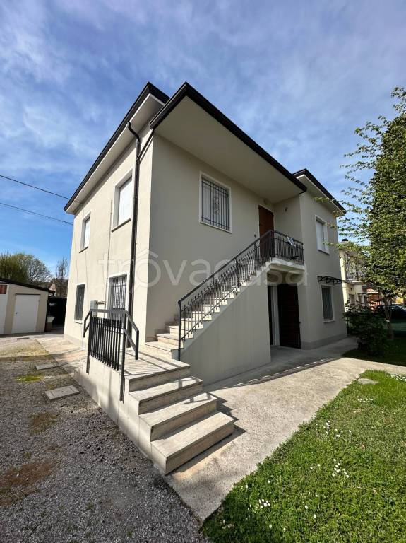 casa indipendente in vendita a San Possidonio
