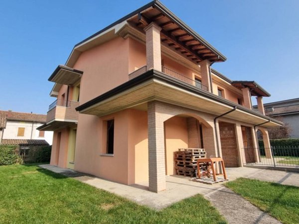 casa indipendente in vendita a San Possidonio