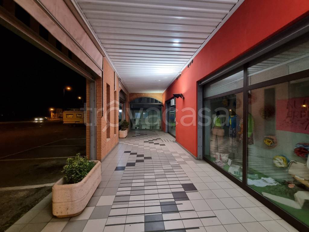 negozio in vendita a San Prospero