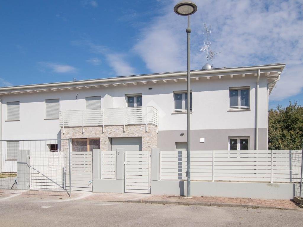 casa indipendente in vendita a San Prospero