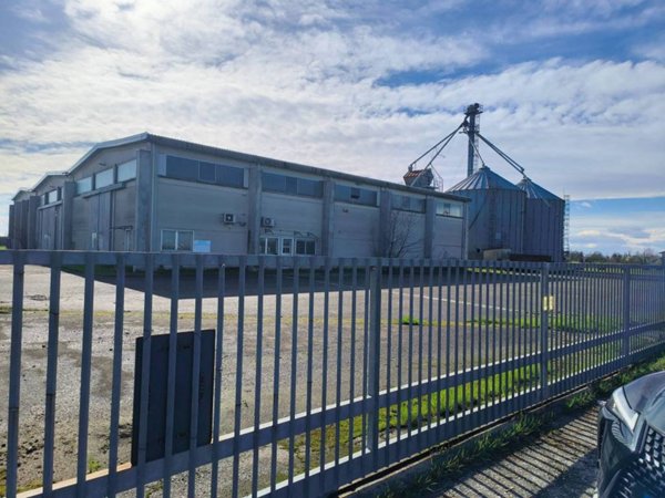 locale commerciale in vendita a San Prospero