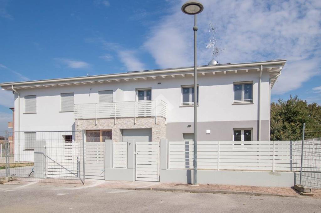 casa indipendente in vendita a San Prospero