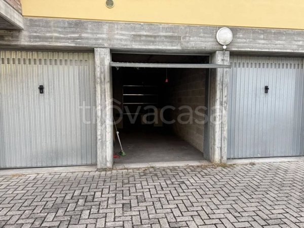 locale di sgombero in vendita a San Prospero