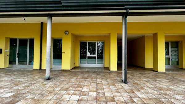 negozio in vendita a San Prospero