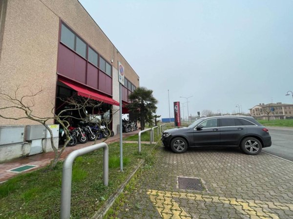 negozio in vendita a San Prospero