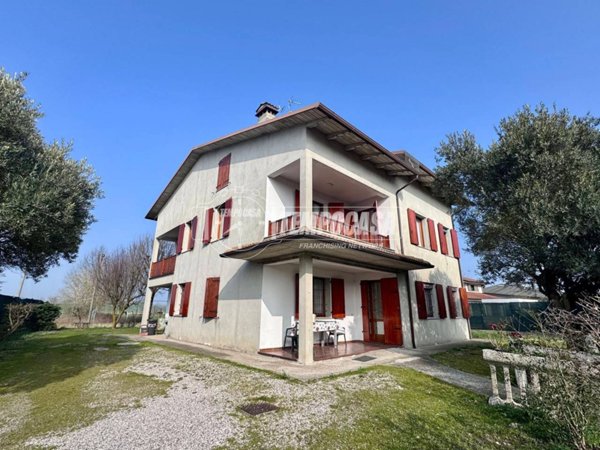 casa indipendente in vendita a San Prospero