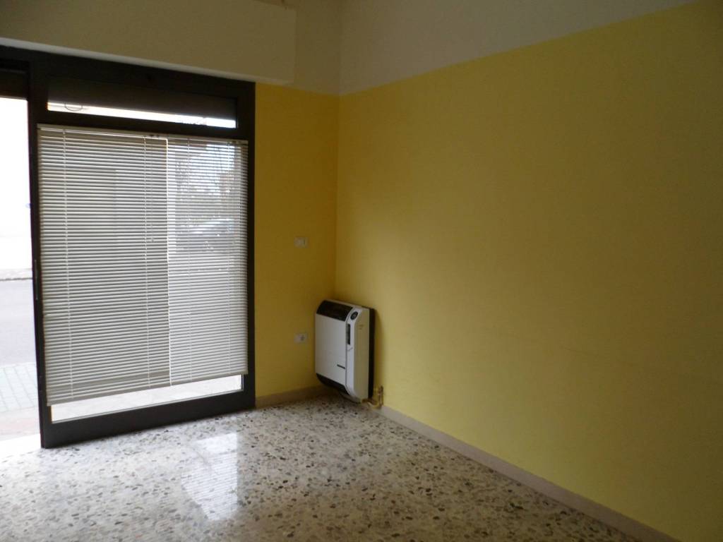 negozio in vendita a Sassuolo