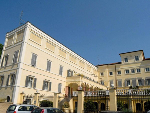 casa indipendente in vendita a Sassuolo in zona Centro Storico / San Giorgio