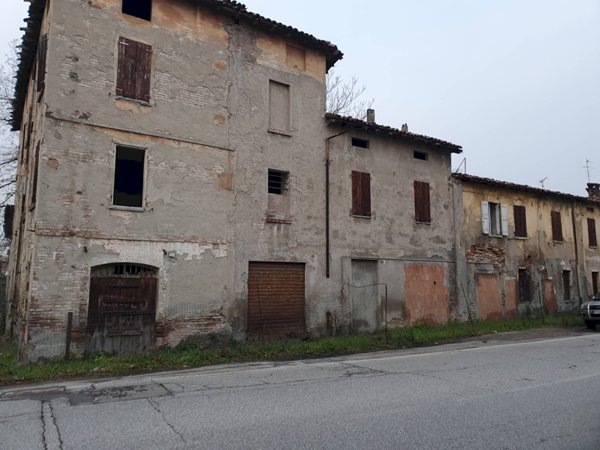 casale in vendita a Sassuolo