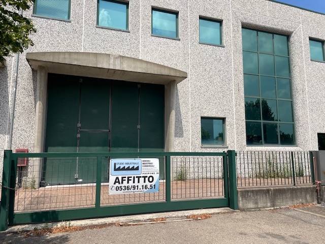 locale commerciale in vendita a Sassuolo