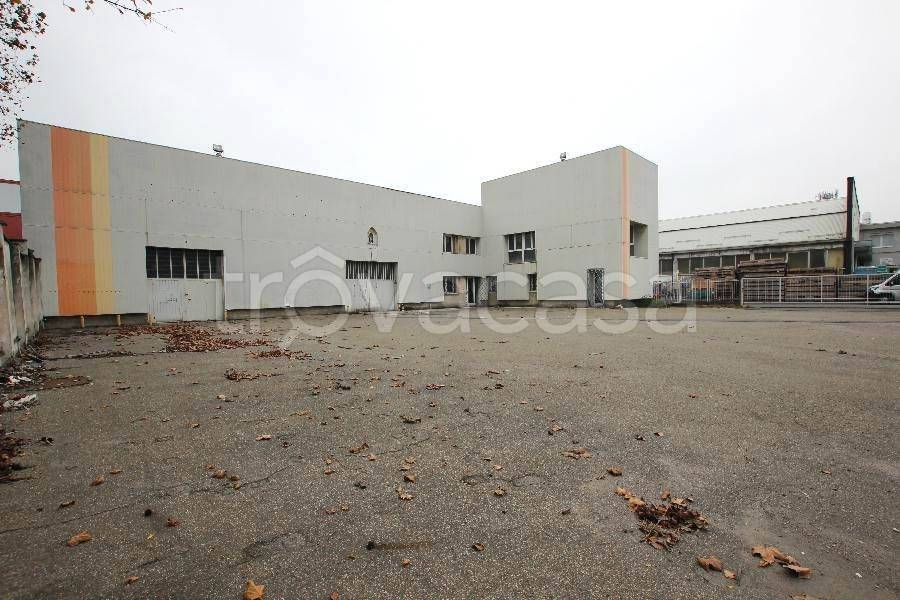 locale commerciale in vendita a Sassuolo