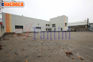 locale di sgombero in vendita a Sassuolo