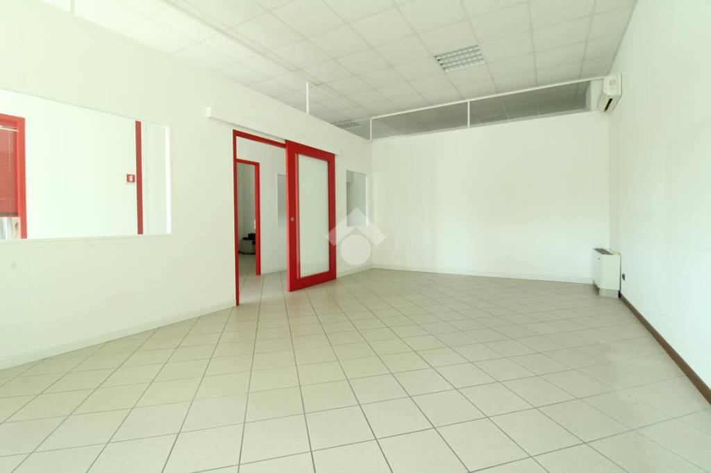 negozio in vendita a Sassuolo