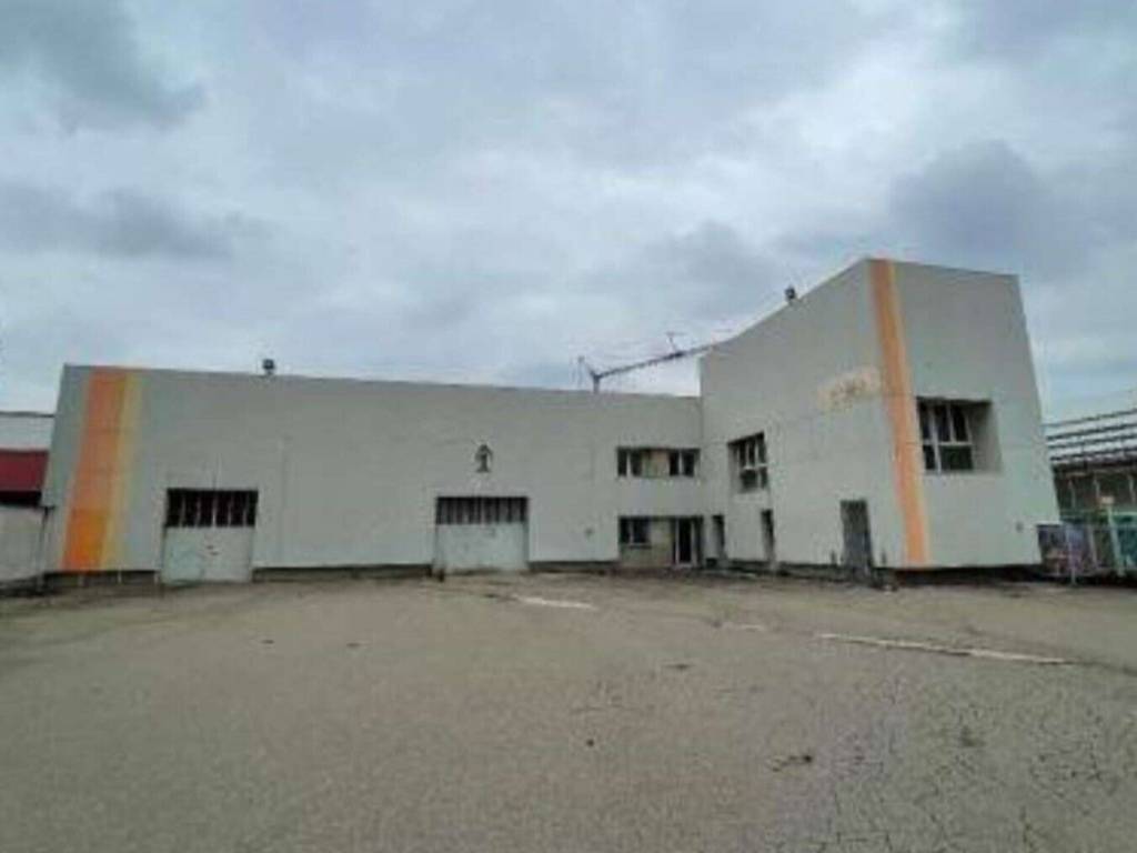 locale commerciale in vendita a Sassuolo