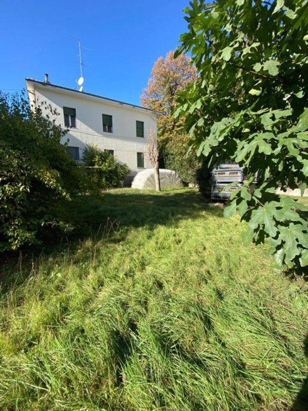 casa indipendente in vendita a Sassuolo in zona Centro Storico / San Giorgio