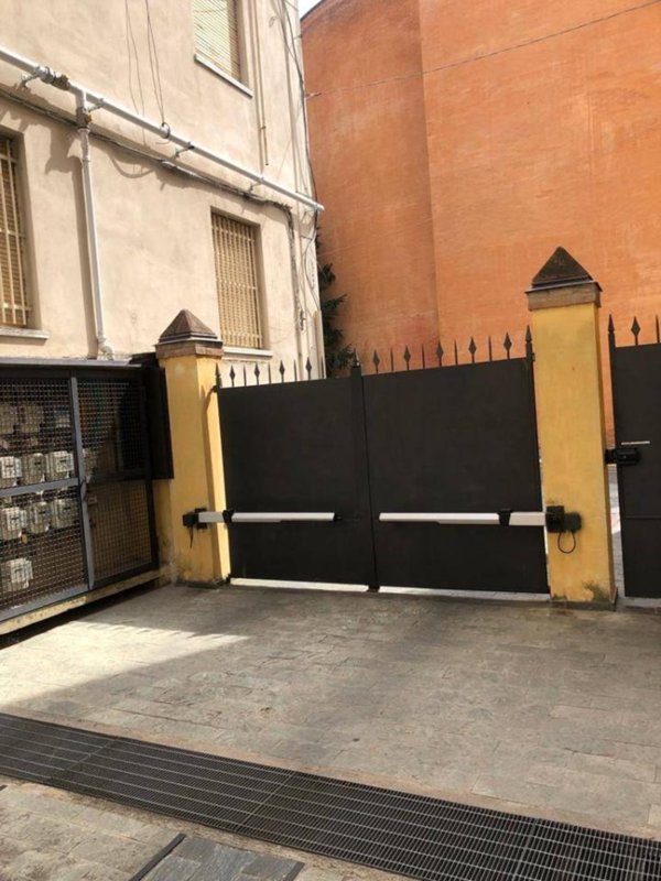 negozio in vendita a Sassuolo in zona Centro Storico / San Giorgio