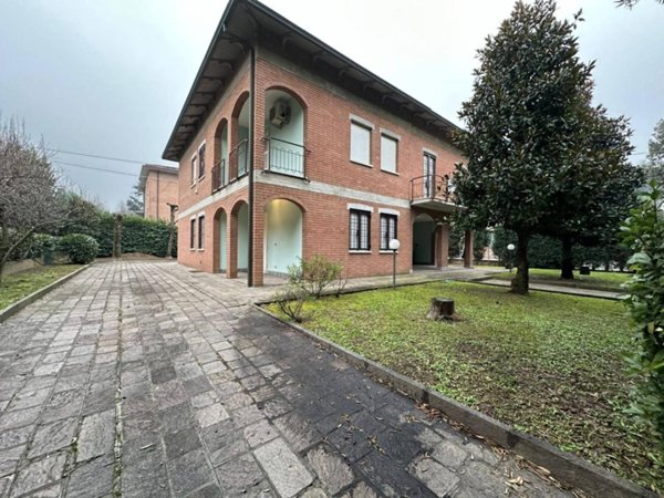 casa indipendente in vendita a Sassuolo in zona Centro Storico / San Giorgio