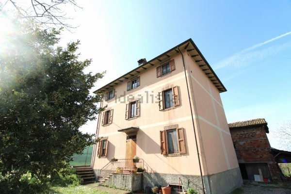 casa indipendente in vendita a Sassuolo in zona Montegibbio