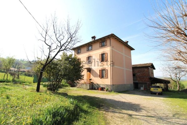 casa indipendente in vendita a Sassuolo in zona Montegibbio
