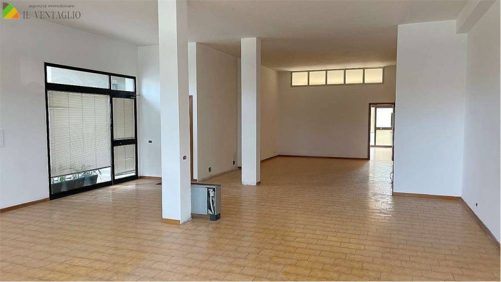 negozio in vendita a Sassuolo