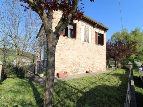 casa indipendente in vendita a Sassuolo in zona Montegibbio