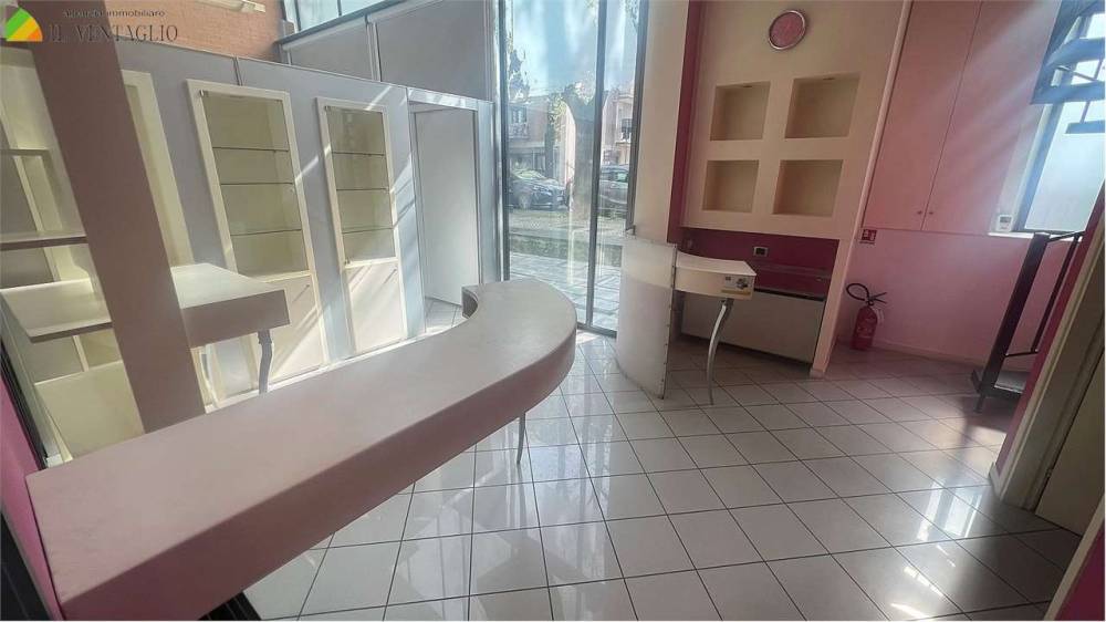 negozio in vendita a Sassuolo