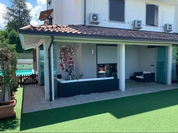casa indipendente in vendita a Sassuolo