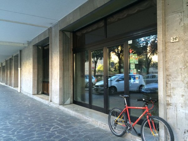 locale commerciale in vendita a Sassuolo