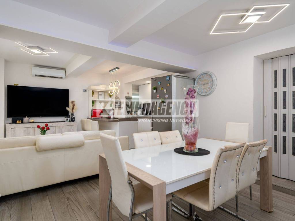 casa indipendente in vendita a Sassuolo in zona Centro Storico / San Giorgio