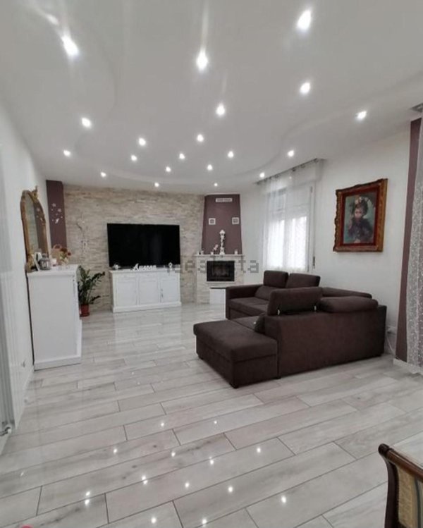 casa indipendente in vendita a Sassuolo